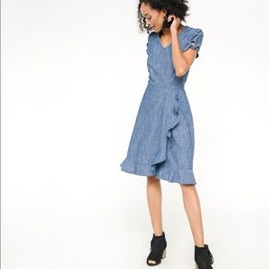 DownEast Ruffle Trim Tie Sleeve Chambray Dress- M